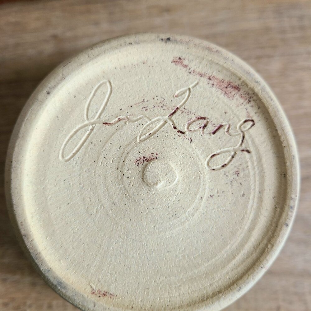 Hand made studio pottery. Ceramic bowl sighed by artist. - Picture 4 of 4